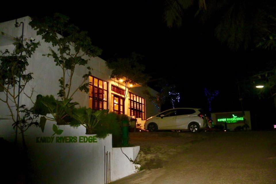 Kandy Rivers Edge Nature Resort Buitenkant foto