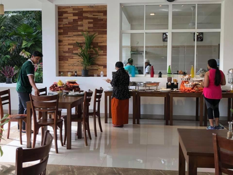 Kandy Rivers Edge Nature Resort Buitenkant foto