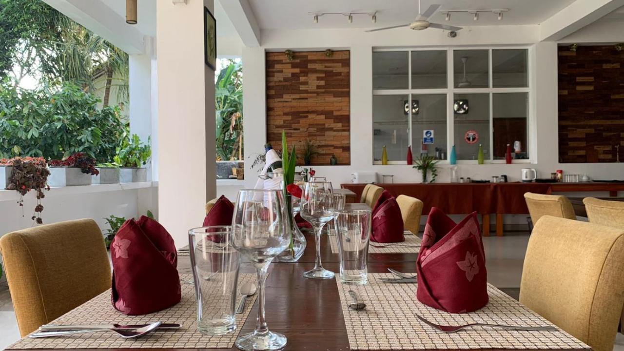 Kandy Rivers Edge Nature Resort Buitenkant foto