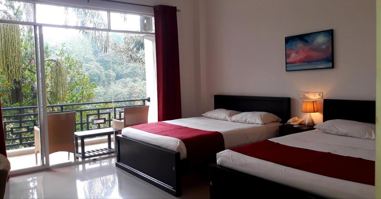Kandy Rivers Edge Nature Resort Buitenkant foto