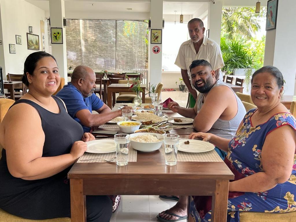 Kandy Rivers Edge Nature Resort Buitenkant foto