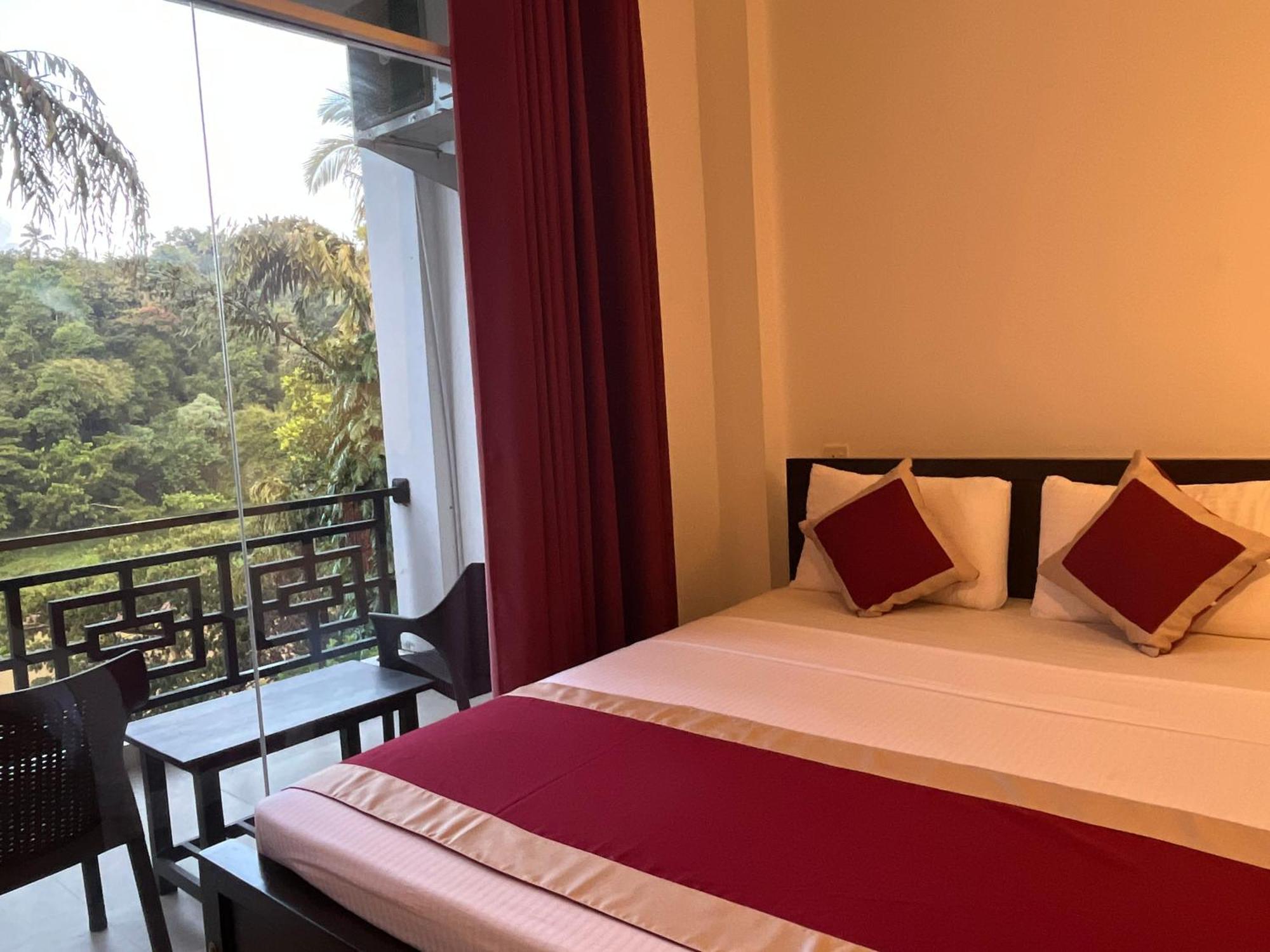 Kandy Rivers Edge Nature Resort Buitenkant foto