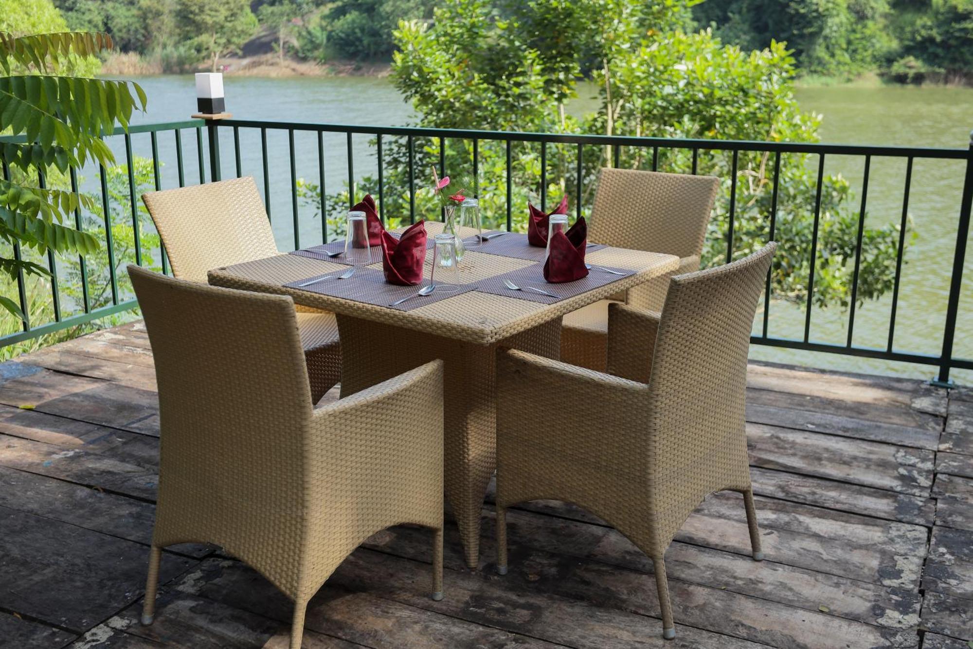 Kandy Rivers Edge Nature Resort Buitenkant foto