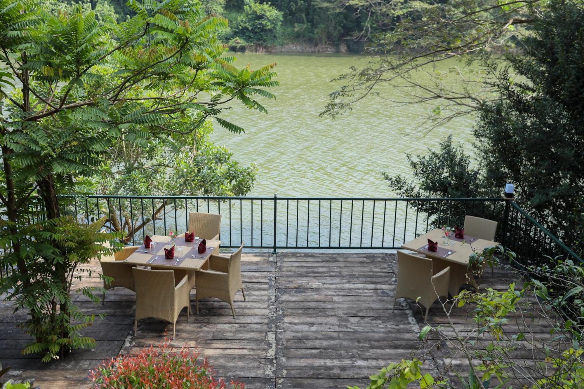 Kandy Rivers Edge Nature Resort Buitenkant foto