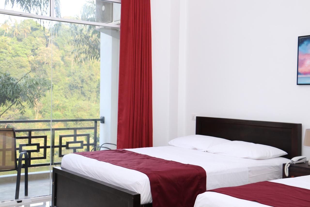 Kandy Rivers Edge Nature Resort Buitenkant foto