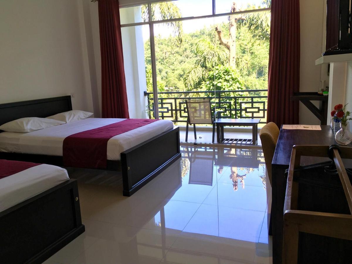 Kandy Rivers Edge Nature Resort Buitenkant foto